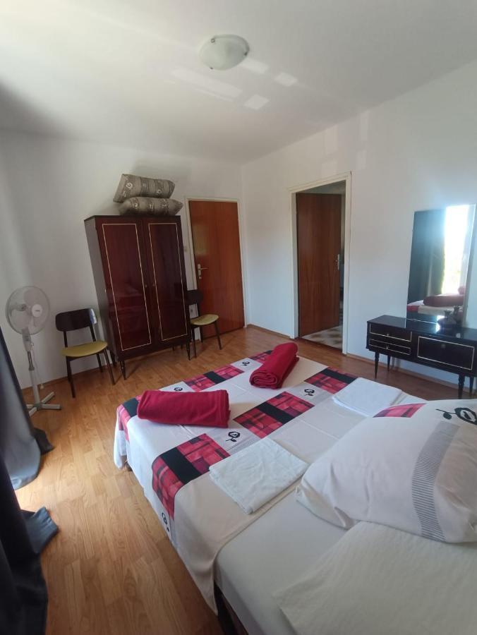 Tribunj Apartmani Exterior foto