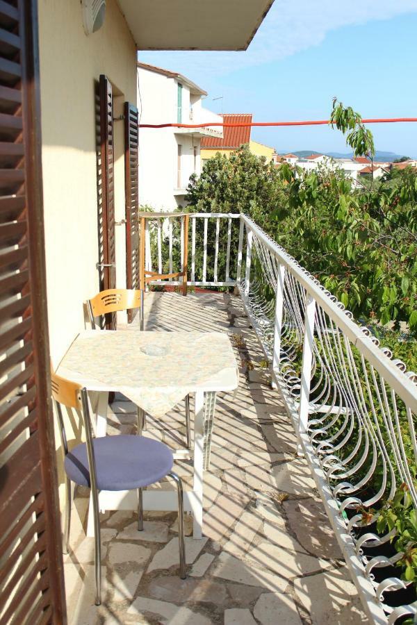 Tribunj Apartmani Exterior foto