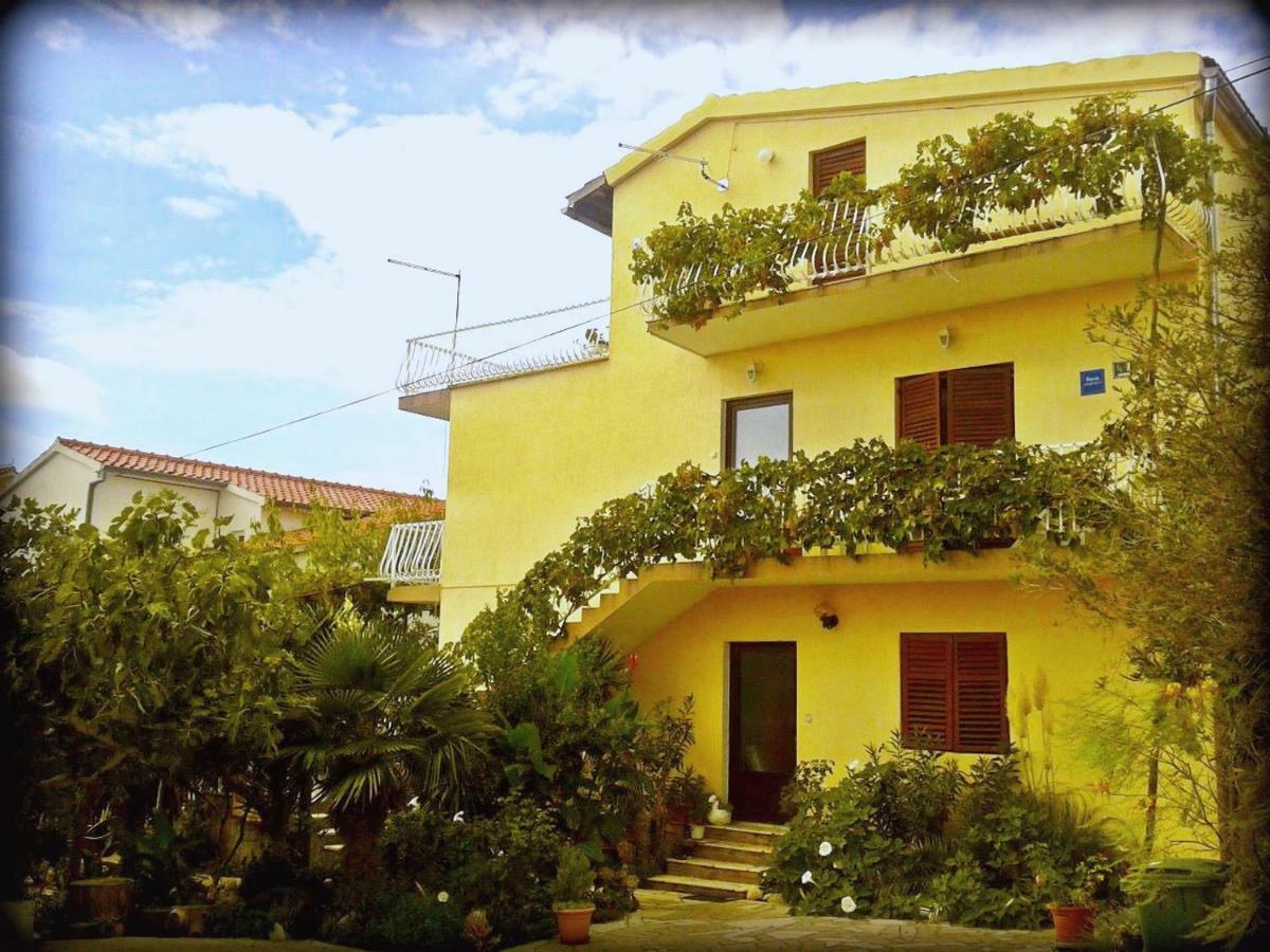 Tribunj Apartmani Exterior foto